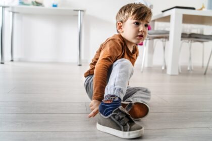 favorire l'autonomia del bambino nel vestirsi in 3 passi